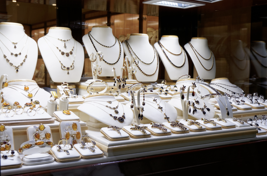 Jewellery That Says More: The Art of Meaningful Gifting