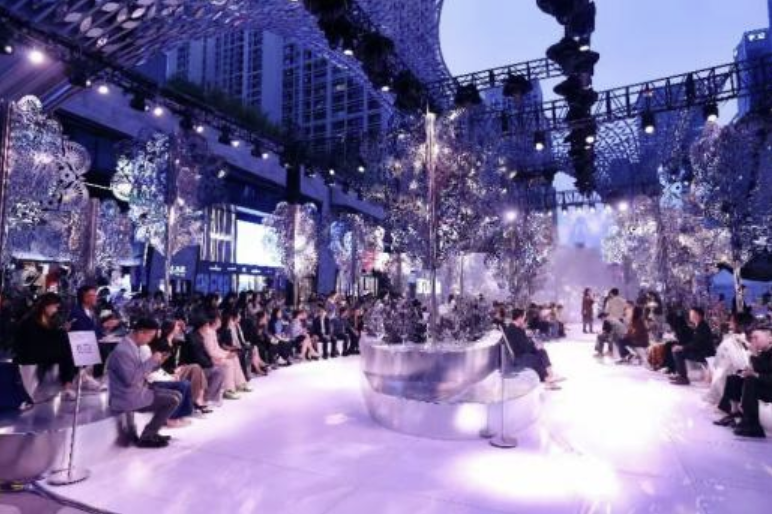 Utility Meets Style: How Functional Fashion Became 2025’s Most Coveted Look
